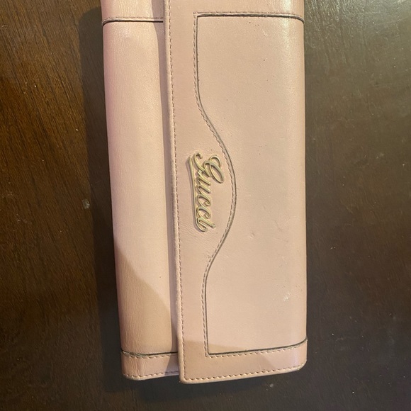 Gucci Handbags - Gucci wallet